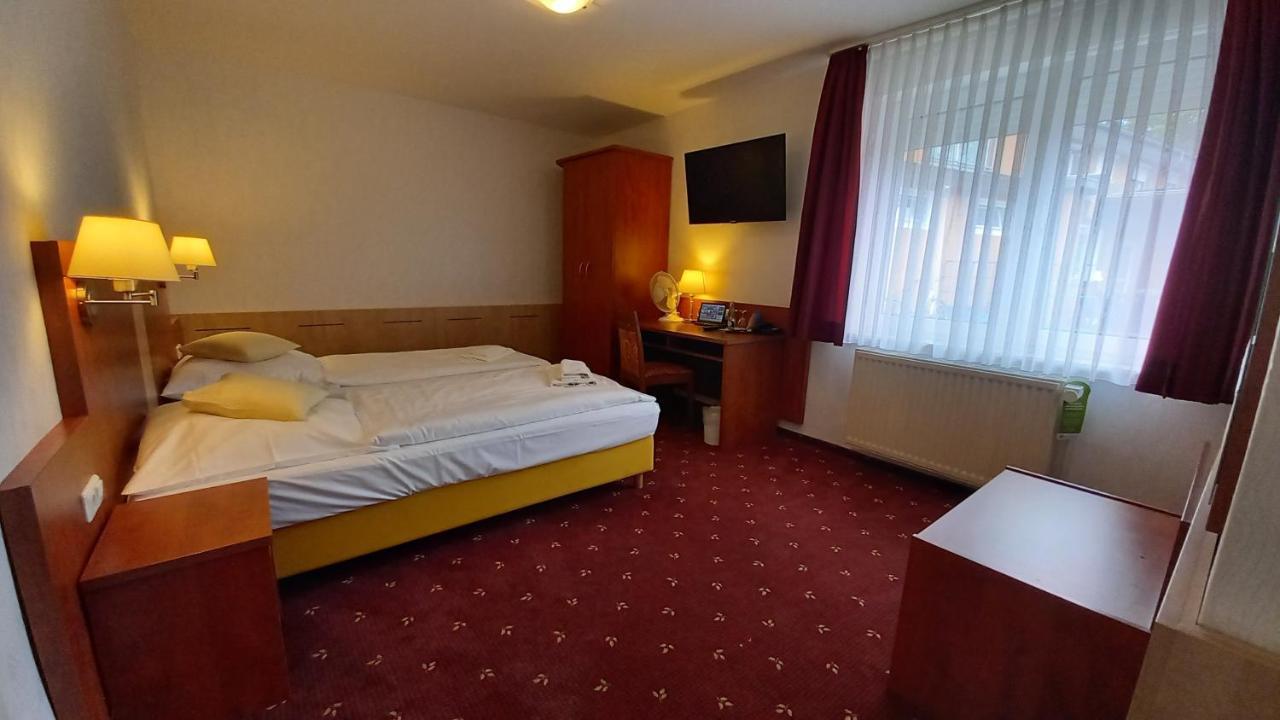 Kraeuterhotel & Restaurant Heidejaeger Mulmshorn Luaran gambar