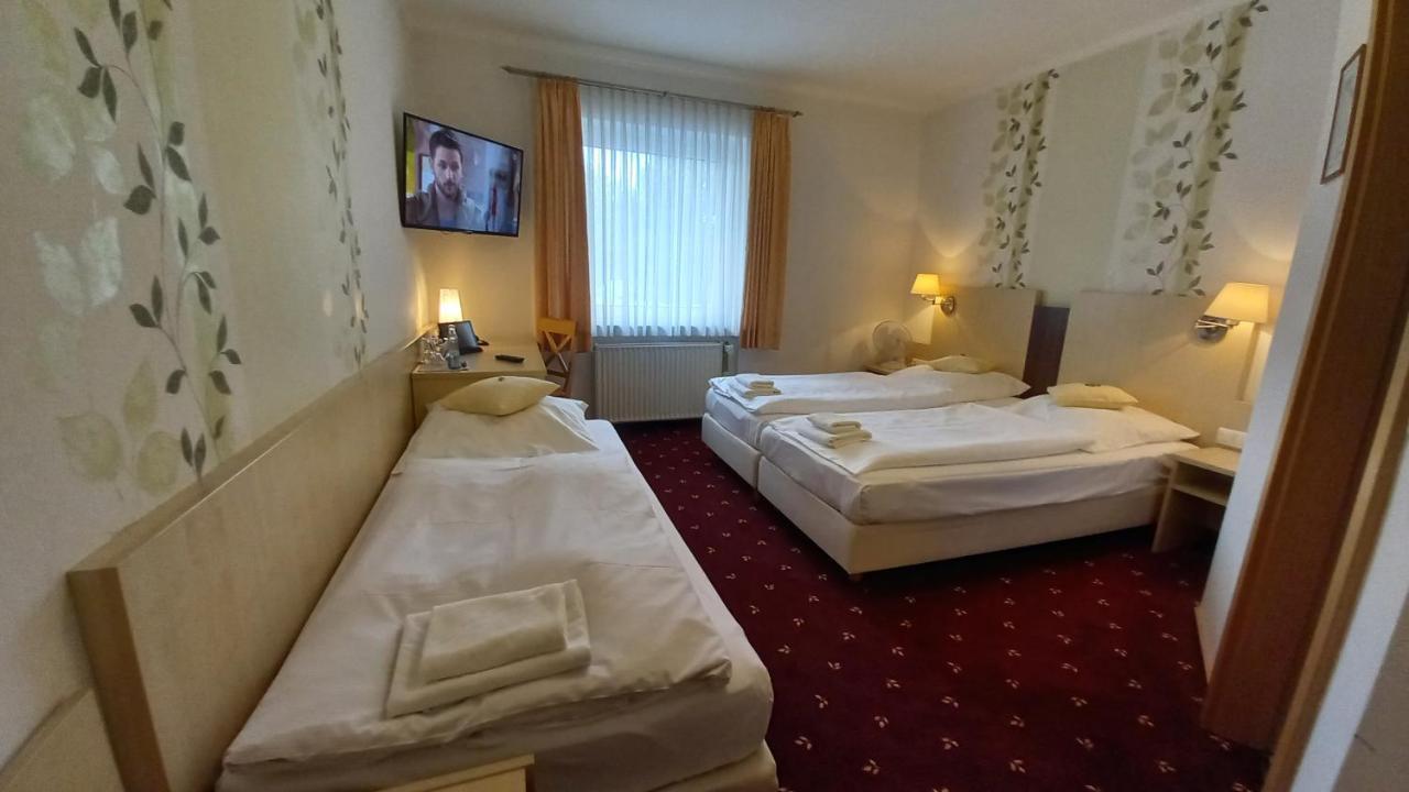 Kraeuterhotel & Restaurant Heidejaeger Mulmshorn Luaran gambar