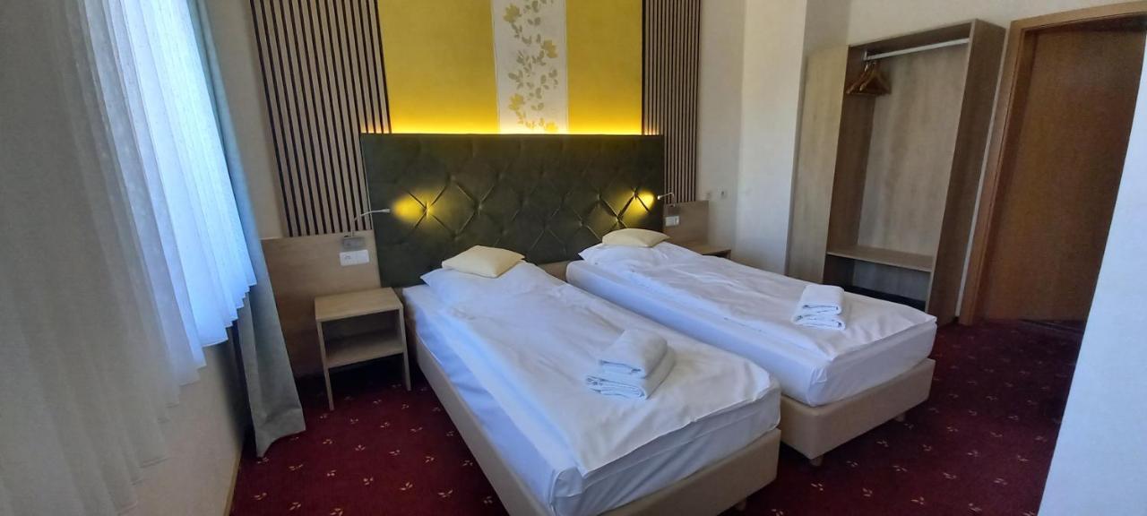 Kraeuterhotel & Restaurant Heidejaeger Mulmshorn Luaran gambar