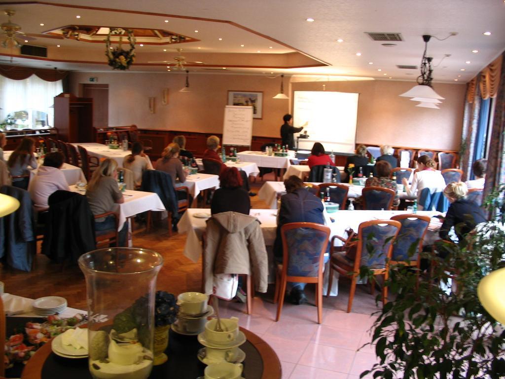 Kraeuterhotel & Restaurant Heidejaeger Mulmshorn Luaran gambar