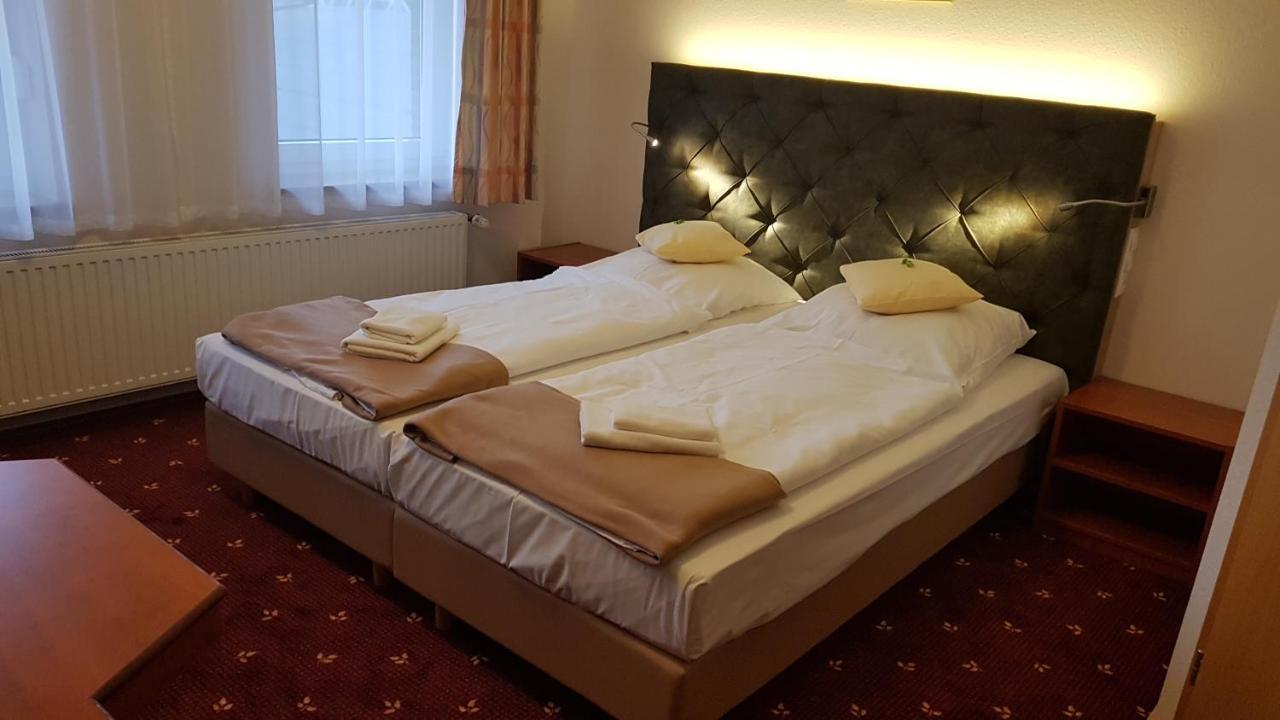 Kraeuterhotel & Restaurant Heidejaeger Mulmshorn Luaran gambar