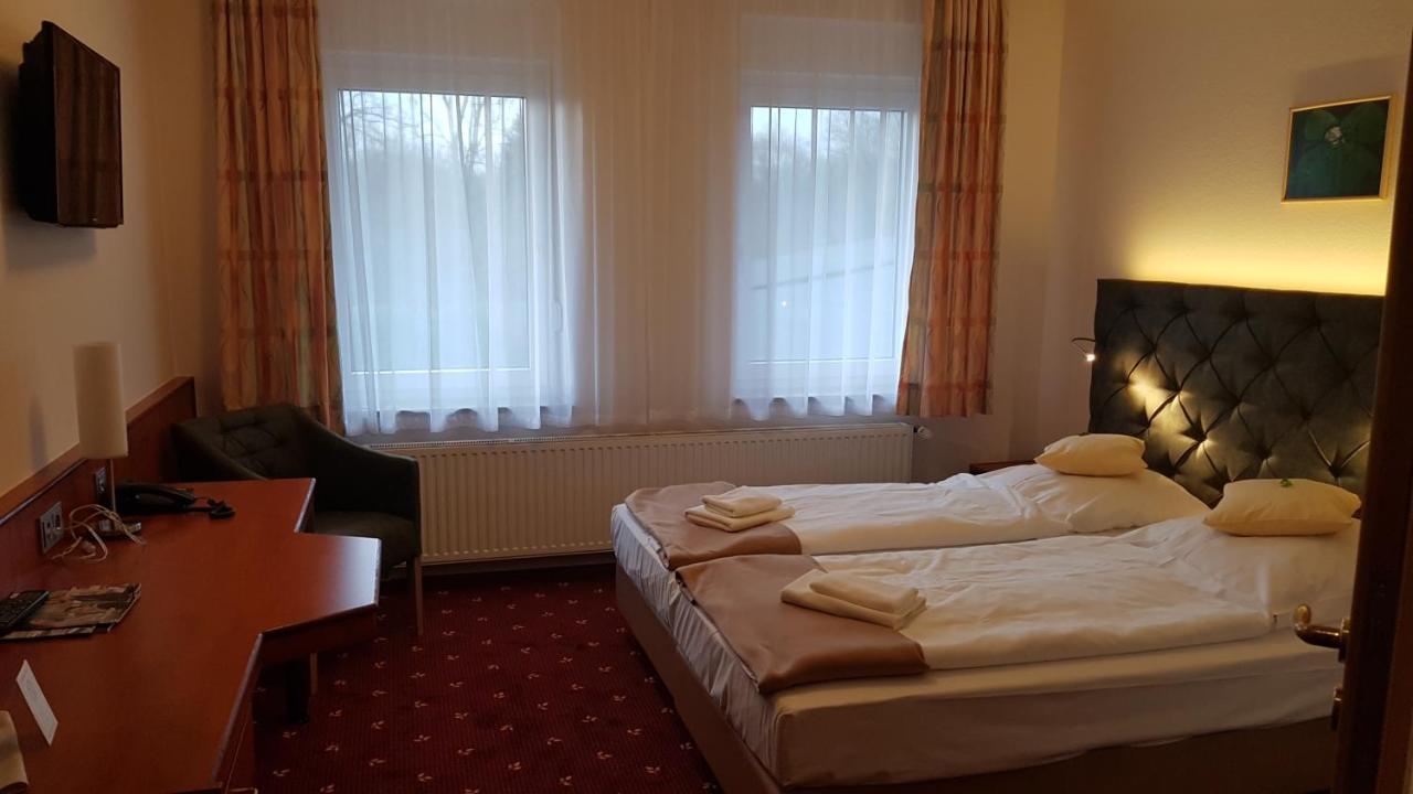 Kraeuterhotel & Restaurant Heidejaeger Mulmshorn Luaran gambar